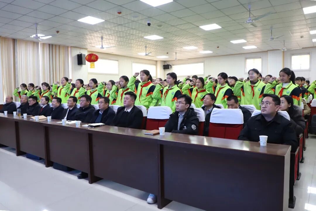 【滕达动态】滕州市“百场法治报告促成长”青少年法治教育宣讲观摩走进西关小学｜滕达律师王宇峰讲授“反欺凌”必修课